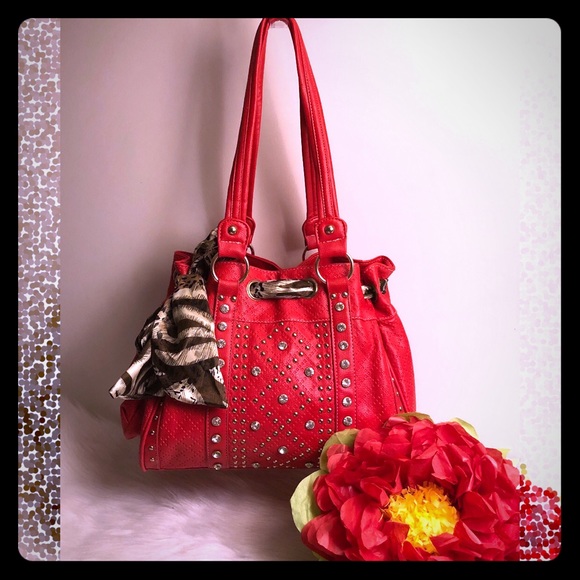 ‼️SOLD‼️☘️RED RHINESTONES AND STUDS HOBO HANDBAG☘️ - Picture 2 of 8